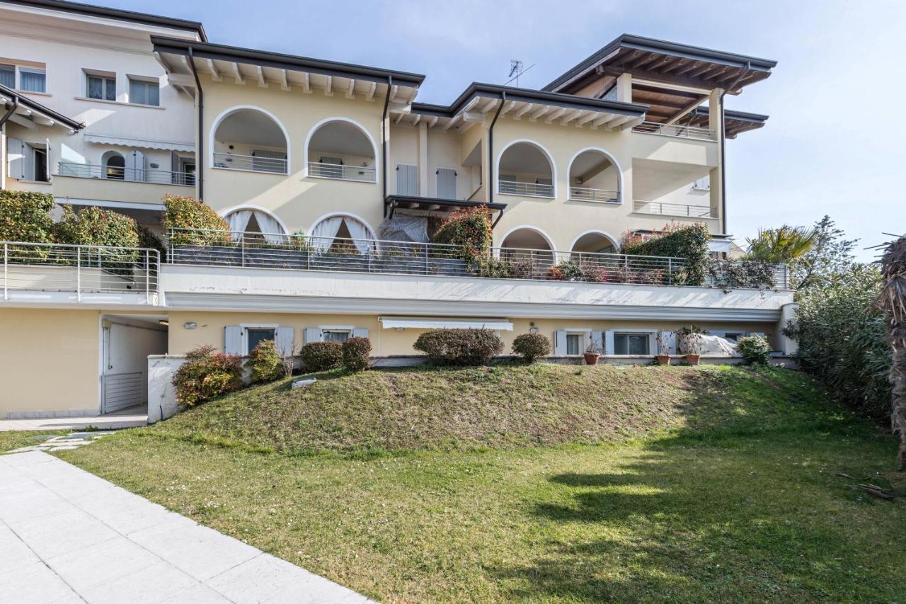 Luxury Apartment With Swimming Pool Lonato Exterior photo